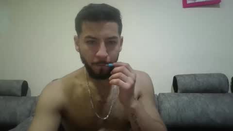 Snapshot of arthur1718 chatting on November 15, 4:10 am arthur1718 online show from November 15, 4:10 am