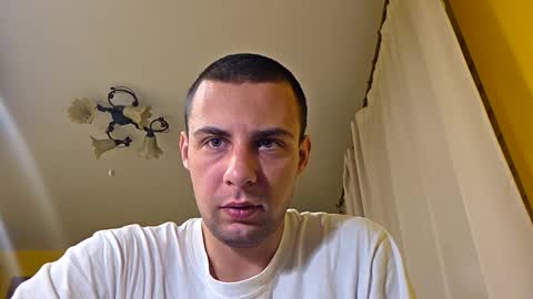 A online show from October 19, 1:39 am