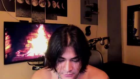 I AM HERE online show from June 10, 10:30 pm