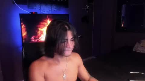 I AM HERE online show from August 5, 10:33 pm