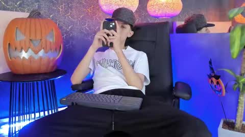 Snapshot of arthurcox_ chatting on October 26, 11:31 pm arthurcox_ online show from October 26, 11:31 pm