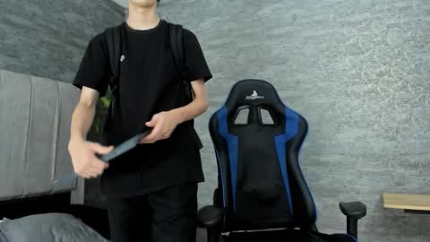 Snapshot of arthurcox_ chatting on December 14, 6:12 pm arthurcox_ online show from December 14, 6:12 pm