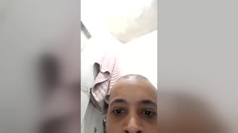 Snapshot of arthursantos32 chatting on July 18, 5:06 pm arthursantos32 online show from July 18, 5:06 pm