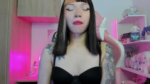 Lenna online show from November 15, 4:10 am