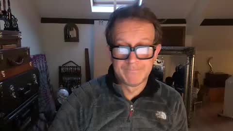 artisterotic online show from November 19, 8:36 am