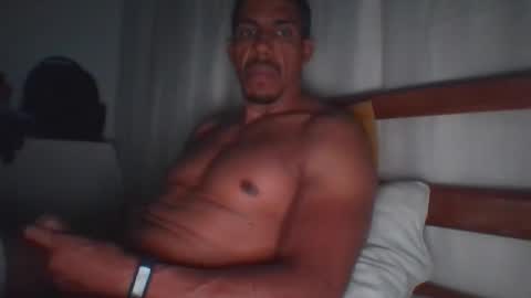 Snapshot of artmanuelarturo chatting on October 3, 10:45 am artmanuelarturo online show from October 3, 10:45 am