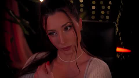 Snapshot of artmarlene chatting on December 14, 12:27 am Marlene online show from December 14, 12:27 am