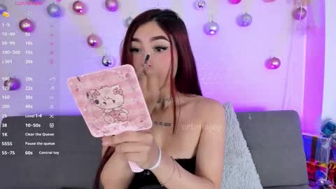 MIA OF artmiajoy online show from December 15, 11:14 am