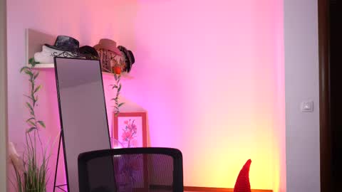 Snapshot of artofboobs chatting on March 6, 1:37 am Amalia online show from March 6, 1:37 am