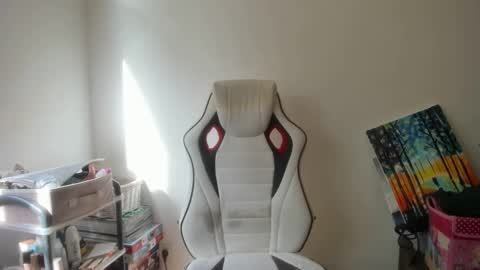 Snapshot of artsyandcraftsy_ chatting on October 19, 11:11 am MIA online show from October 19, 11:11 am