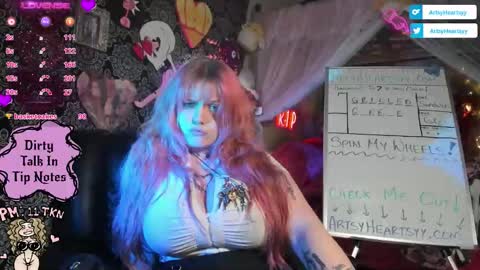 ArtsyHeartsyy online show from November 15, 3:04 am