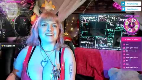 ArtsyHeartsyy online show from March 6, 6:32 am