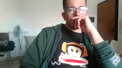 Snapshot of arturpaulval chatting on March 16, 3:49 pm arturpaulval online show from March 16, 3:49 pm
