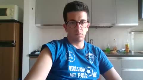 Snapshot of arturpaulval chatting on April 21, 3:07 pm arturpaulval online show from April 21, 3:07 pm