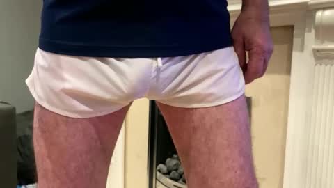 Snapshot of artybee chatting on November 9, 7:23 pm artybee online show from November 9, 7:23 pm