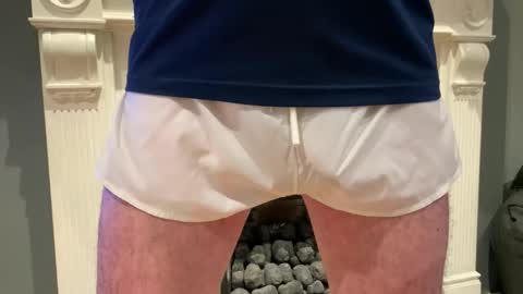 Snapshot of artybee chatting on December 15, 11:47 am artybee online show from December 15, 11:47 am