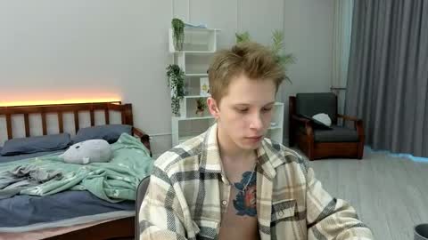 Archie online show from November 13, 1:48 am