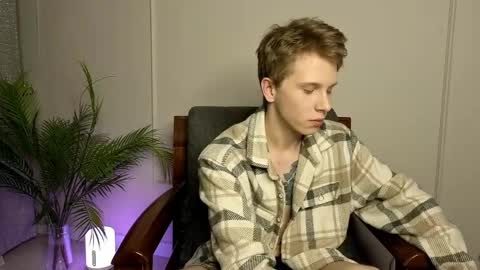 Archie online show from December 2, 12:05 am