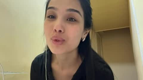 Amina online show from February 28, 6:42 pm