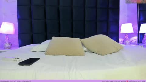 Snapshot of ary1_ chatting on November 16, 3:23 am Ary online show from November 16, 3:23 am