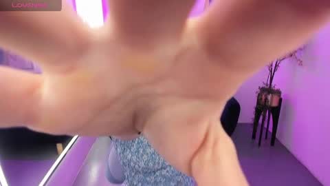 ARY.  online show from April 6, 11:22 am