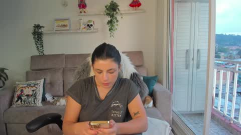 Snapshot of arya_44 chatting on December 20, 10:43 pm onlyfansarya 44 online show from December 20, 10:43 pm