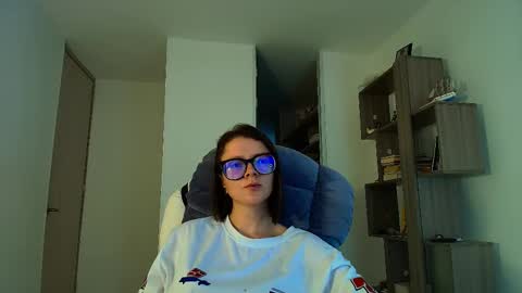 Snapshot of arya_starkw chatting on November 30, 3:49 pm Ary 3 online show from November 30, 3:49 pm