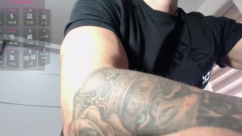 AryanAian1 online show from October 18, 11:33 am