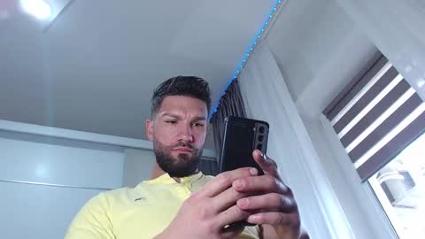 AryanAian1 online show from November 4, 10:25 am