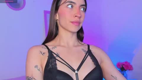 Snapshot of aryane_art_ chatting on September 11, 5:29 am carol online show from September 11, 5:29 am