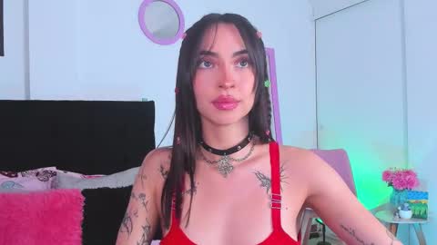 Snapshot of aryane_art_ chatting on November 16, 10:15 pm carol online show from November 16, 10:15 pm