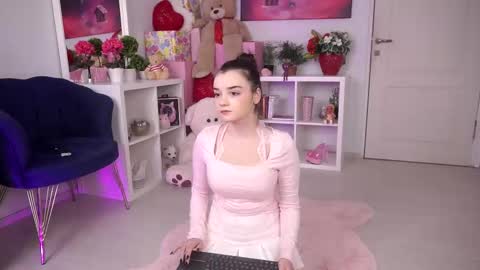 Aria online show from October 1, 9:37 am