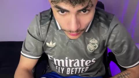 Snapshot of arzu_08 chatting on February 4, 3:18 pm arzu_08 online show from February 4, 3:18 pm