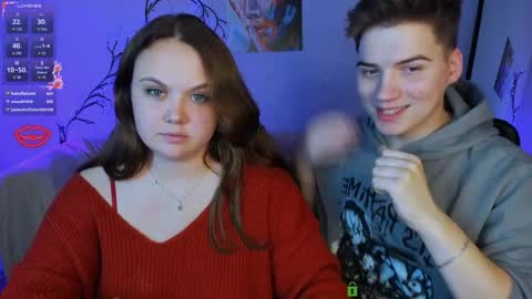 ash_raven_ online show from October 12, 7:02 pm