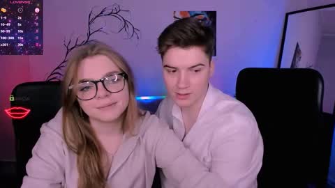 ash_raven_ online show from November 6, 9:26 pm