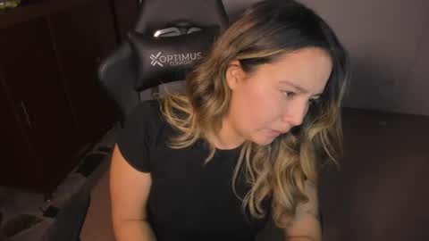 ash_smith1 online show from March 30, 12:00 am