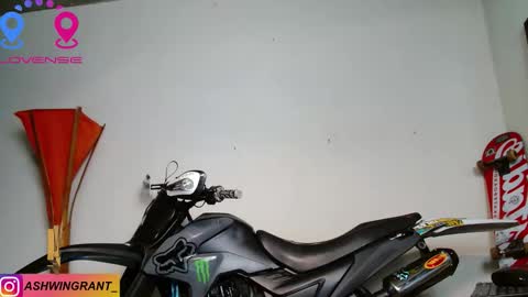 Snapshot of ash_wingrant chatting on February 13, 4:08 am ash_wingrant online show from February 13, 4:08 am