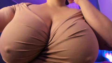 Snapshot of ashanty_vera01 chatting on May 4, 3:57 am ashanty_vera01 online show from May 4, 3:57 am