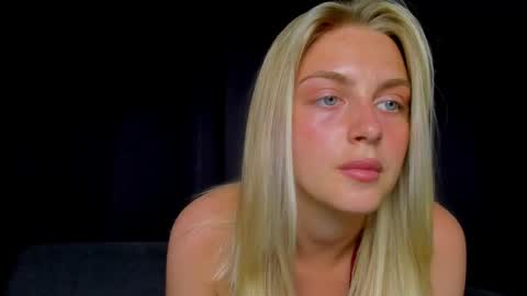 your pretty Ashley online show from March 14, 10:21 am