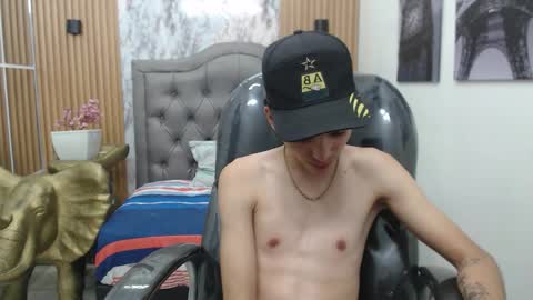 Snapshot of asher_costa chatting on February 3, 5:51 pm Asher Costa online show from February 3, 5:51 pm