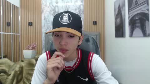 Snapshot of asher_costa chatting on February 6, 7:06 pm Asher Costa online show from February 6, 7:06 pm