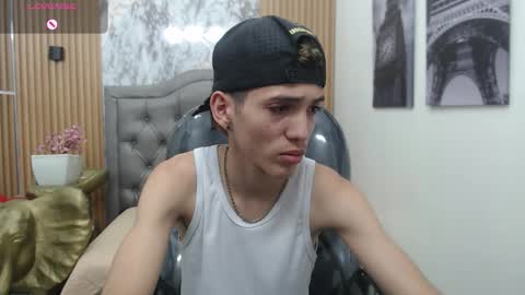 Snapshot of asher_costa chatting on February 28, 11:06 pm Asher Costa online show from February 28, 11:06 pm