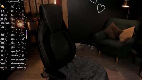 Ash online show from November 18, 12:31 pm