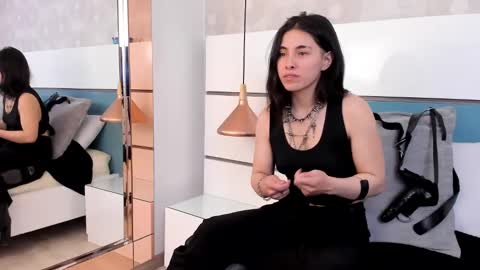 Ashkoreh online show from October 21, 7:25 pm