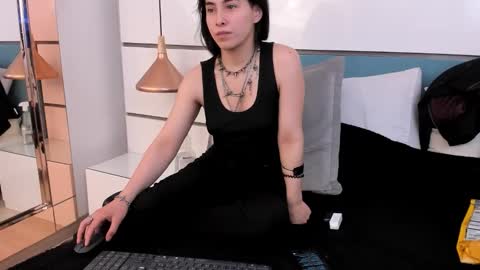 Ashkoreh online show from November 28, 9:06 pm