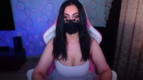   Yasmina   online show from November 9, 4:33 am