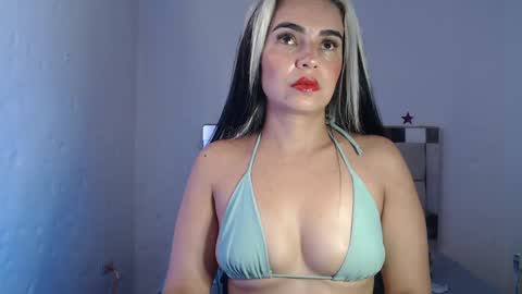 ashley__tylor online show from January 6, 11:42 pm