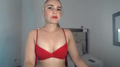 ashley__tylor online show from January 11, 4:27 am