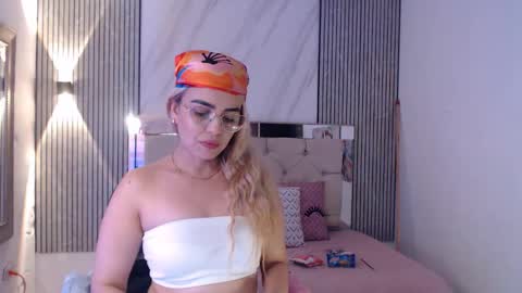ashley__tylor online show from March 29, 2:33 am