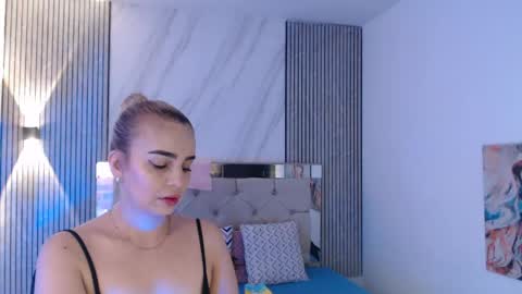 ashley__tylor online show from April 15, 3:02 am
